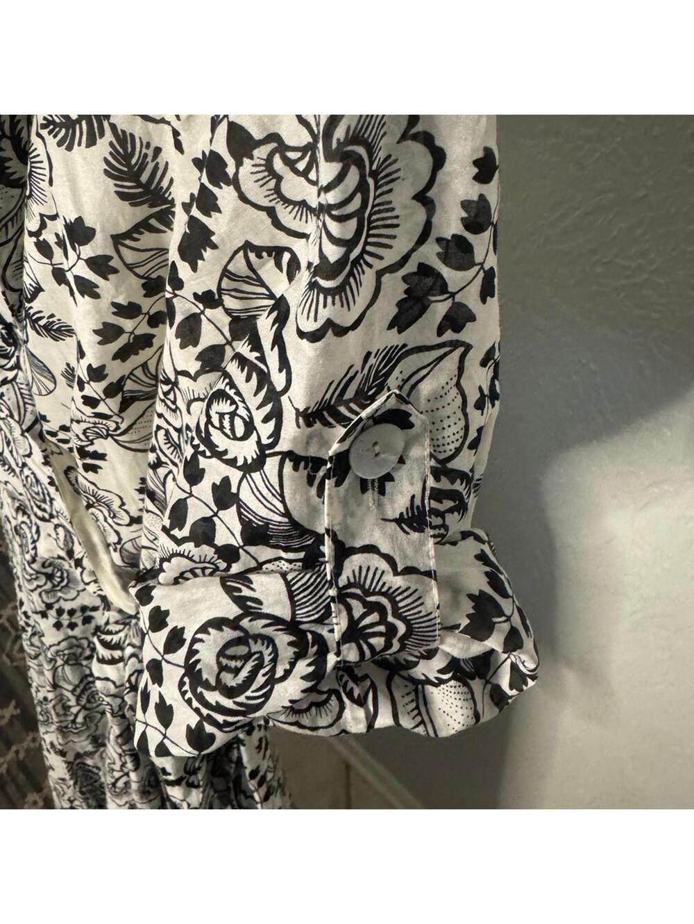 Black and White Floral Women's Wrap Dress Size 12 - Picture 5 of 8